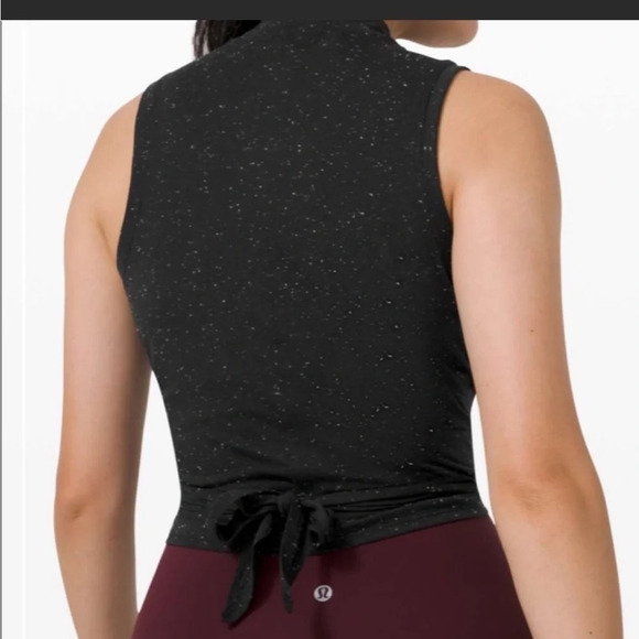 ! Lululemon Time to Restore Mock Neck Tank black/white - Picture 2 of 7